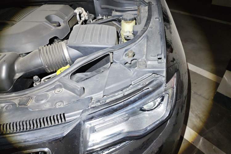 Used Jeep Grand Cherokee 2014 3.0L Comfort Navigation Edition Engine Bay Left