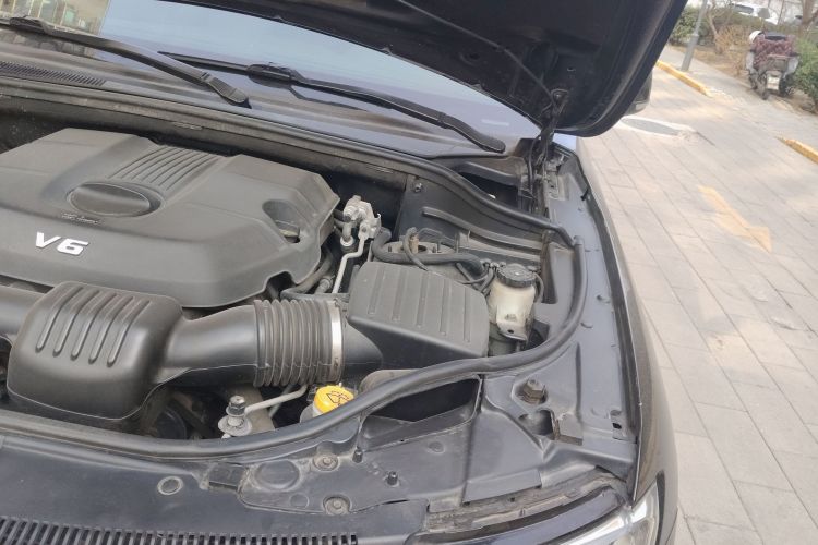 Used Jeep Grand Cherokee 2014 3.6L Elite Navigation Edition Engine Bay Left