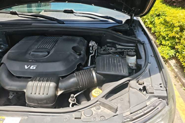 Used Jeep Grand Cherokee 2014 3.6L Elite Navigation Edition Engine Bay Left
