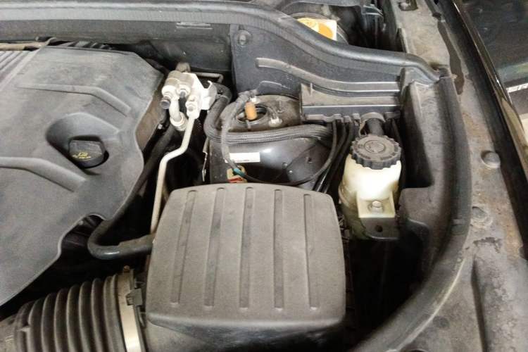 Used Jeep Grand Cherokee 2014 3.6L Elite Navigation Edition Engine Bay Left