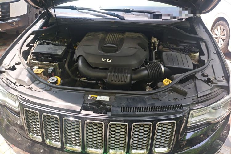 Used Jeep Grand Cherokee 2014 3.0L Flagship Zunyue Edition Engine Bay