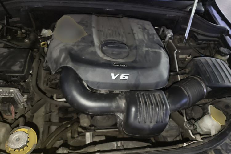Used Jeep Grand Cherokee 2014 3.0L Flagship Zunyue Edition Engine Bay