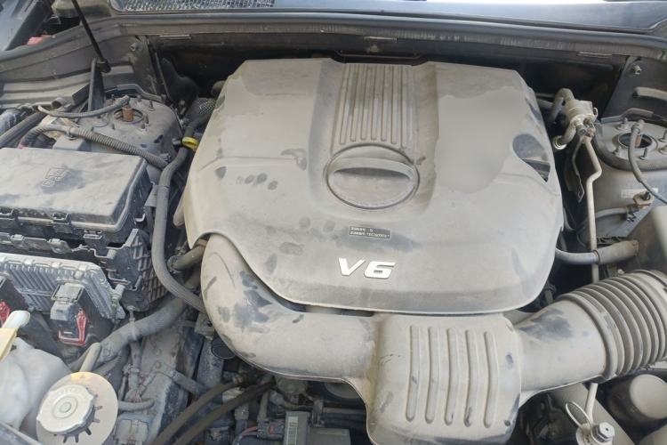 Used Jeep Grand Cherokee 2014 3.6L Elite Navigation Edition Engine Bay