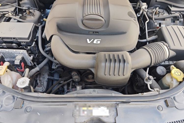 Used Jeep Grand Cherokee 2014 3.6L Elite Navigation Edition Engine Bay