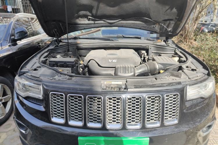 Used Jeep Grand Cherokee 2014 3.6L Elite Navigation Edition Engine Bay