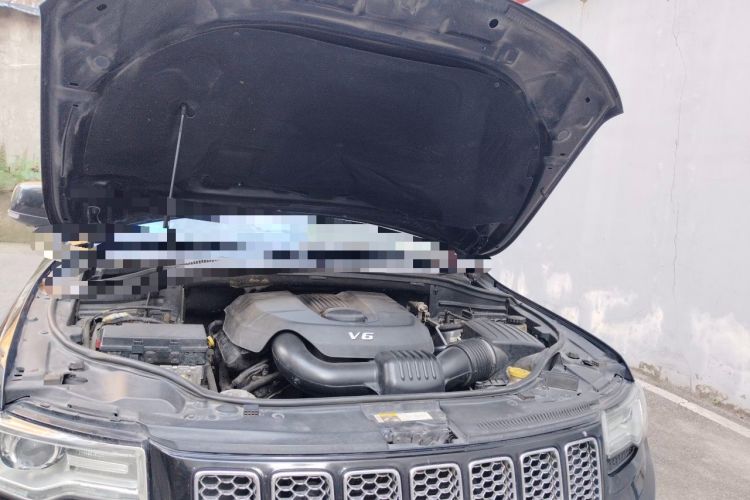 Used Jeep Grand Cherokee 2014 3.6L Elite Navigation Edition Engine Bay