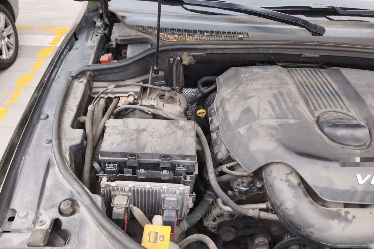 Used Jeep Grand Cherokee 2014 3.6L Elite Navigation Edition Engine Bay Right