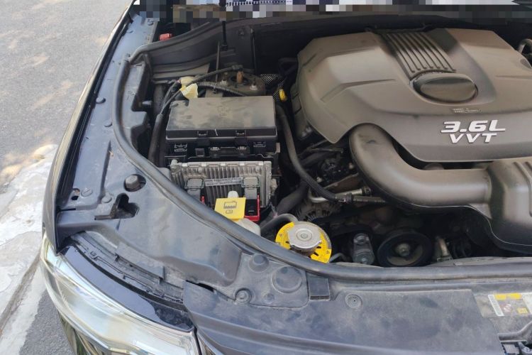 Used Jeep Grand Cherokee 2014 3.6L Elite Navigation Edition Engine Bay Right