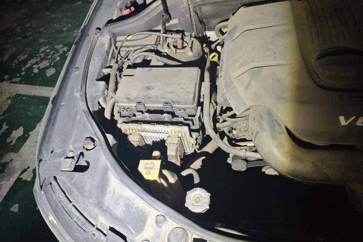 Used Jeep Grand Cherokee 2014 3.0L Flagship Zunyue Edition Engine Bay Right