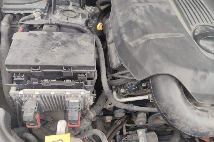 Used Jeep Grand Cherokee 2014 3.0L Comfort Navigation Edition Engine Bay Right