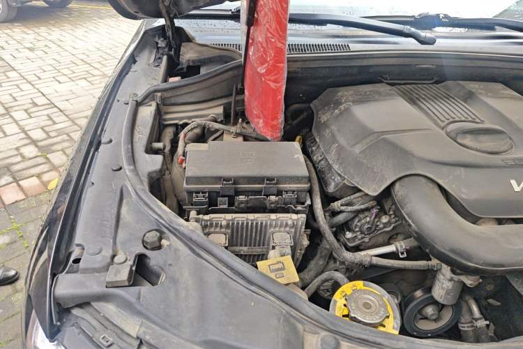 Used Jeep Grand Cherokee 2014 3.0L Comfort Navigation Edition Engine Bay Right