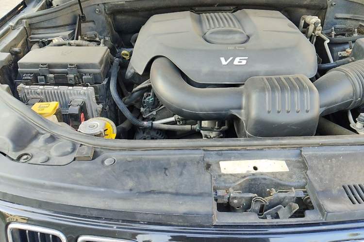 Used Jeep Grand Cherokee 2014 3.0L Comfort Navigation Edition Engine Bay Right