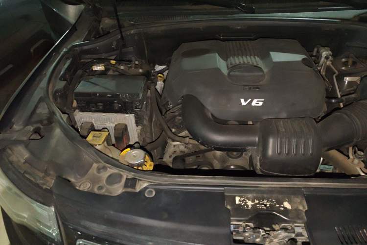 Used Jeep Grand Cherokee 2014 3.6L Elite Navigation Edition Engine Bay Right
