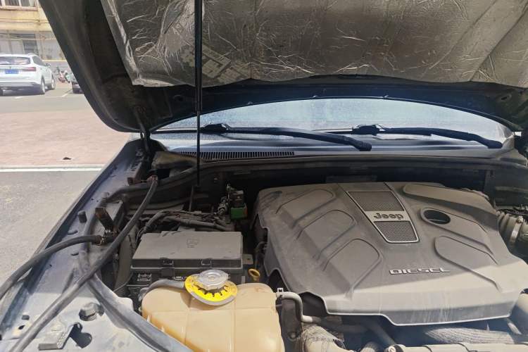 Used Jeep Grand Cherokee  Engine Bay Right