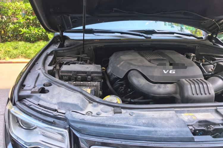 Used Jeep Grand Cherokee 2014 3.6L Elite Navigation Edition Engine Bay Right