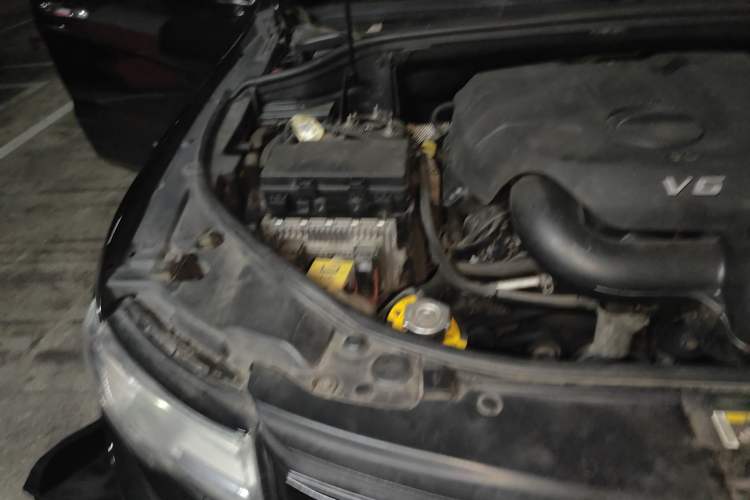 Used Jeep Grand Cherokee 2014 3.0L Comfort Navigation Edition Engine Bay Right