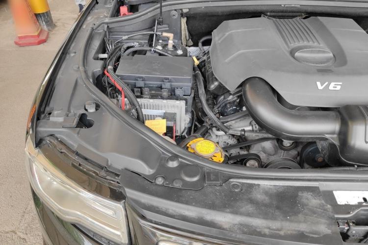 Used Jeep Grand Cherokee 2014 3.6L Elite Navigation Edition Engine Bay Right