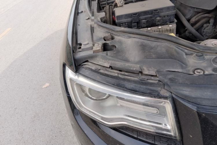 Used Jeep Grand Cherokee 2014 3.6L Elite Navigation Edition Engine Bay Right