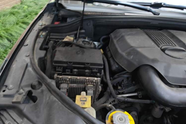 Used Jeep Grand Cherokee 2014 3.0L Comfort Navigation Edition Engine Bay Right