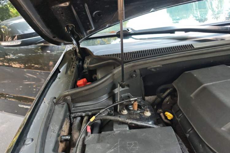 Used Jeep Grand Cherokee 2014 3.0L Flagship Zunyue Edition Engine Bay Right