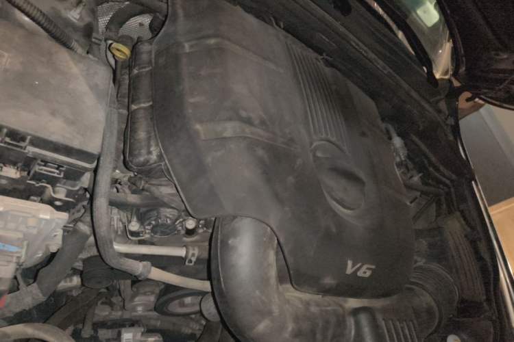 Used Jeep Grand Cherokee 2014 3.0L Comfort Navigation Edition Engine Bay Right