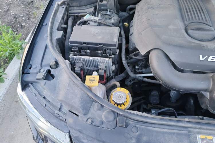 Used Jeep Grand Cherokee 2014 3.0L Comfort Navigation Edition Engine Bay Right
