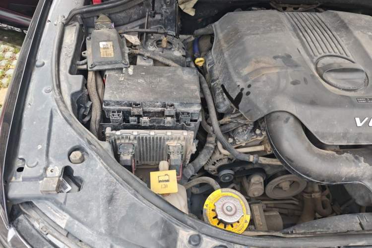 Used Jeep Grand Cherokee 2014 3.6L Elite Navigation Edition Engine Bay Right
