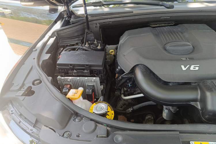 Used Jeep Grand Cherokee 2014 3.0L Comfort Navigation Edition Engine Bay Right