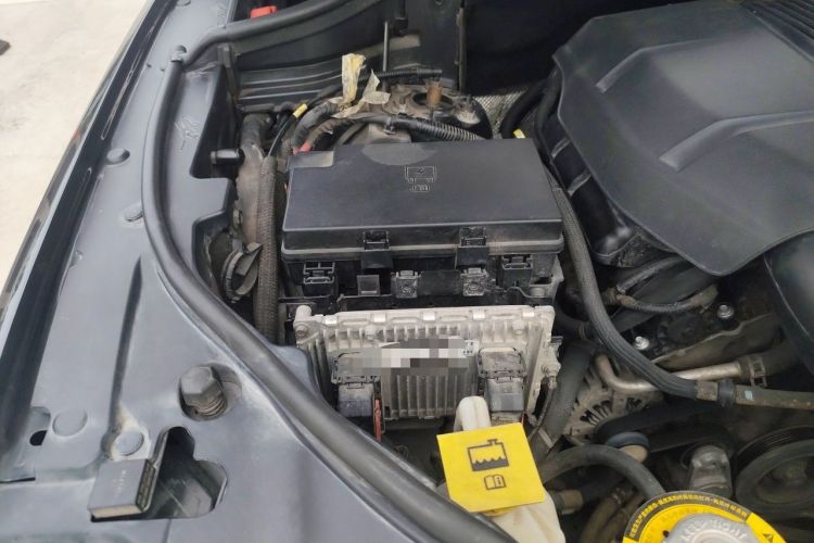 Used Jeep Grand Cherokee 2014 3.6L Elite Navigation Edition Engine Bay Right