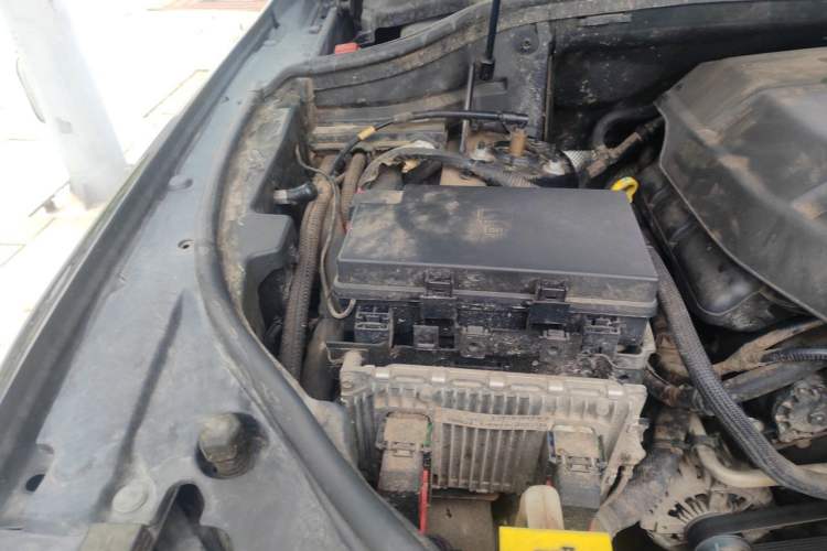 Used Jeep Grand Cherokee 2014 3.6L Elite Navigation Edition Engine Bay Right