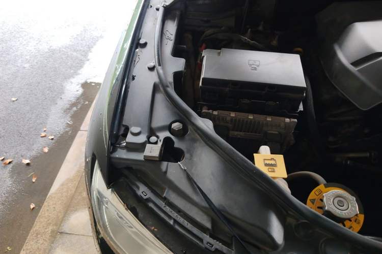 Used Jeep Grand Cherokee 2014 3.0L Comfort Navigation Edition Engine Bay Right