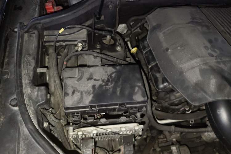 Used Jeep Grand Cherokee 2014 3.0L Flagship Zunyue Edition Engine Bay Right