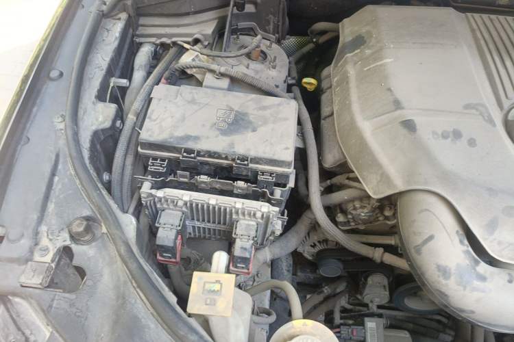 Used Jeep Grand Cherokee 2014 3.6L Elite Navigation Edition Engine Bay Right
