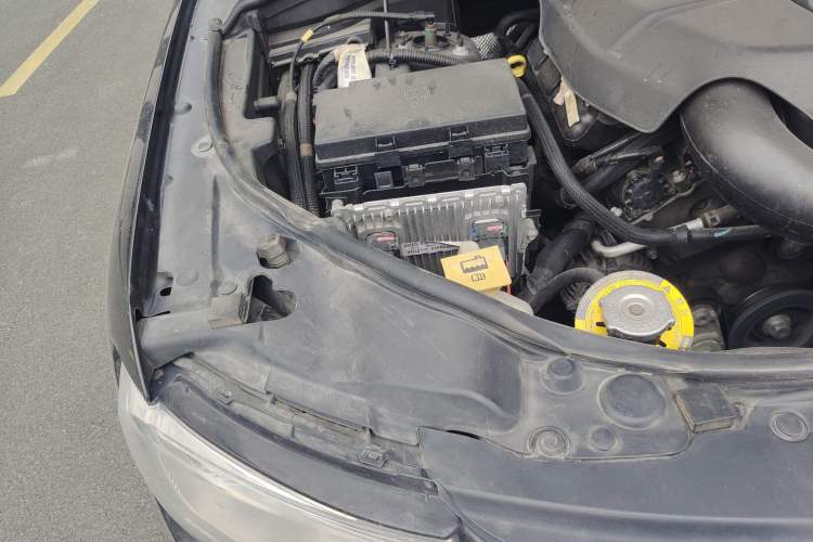 Used Jeep Grand Cherokee 2014 3.6L Elite Navigation Edition Engine Bay Right