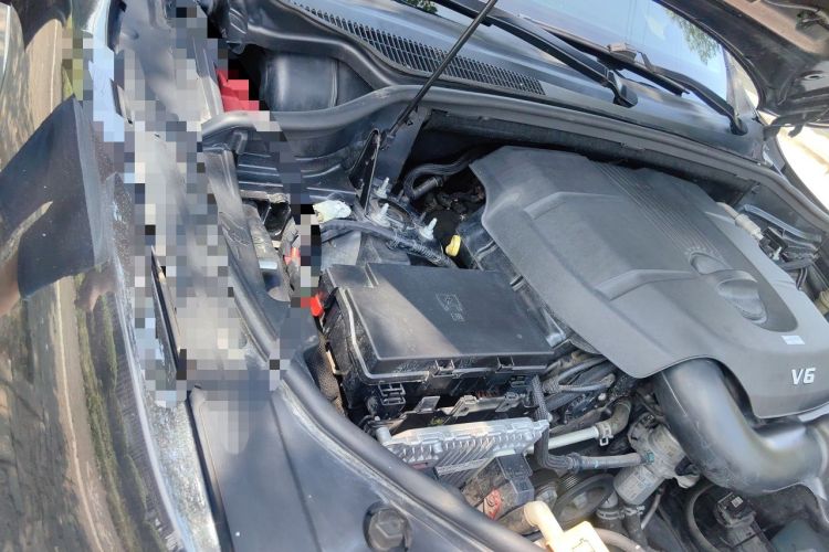 Used Jeep Grand Cherokee 2014 3.0L Comfort Navigation Edition Engine Bay Right