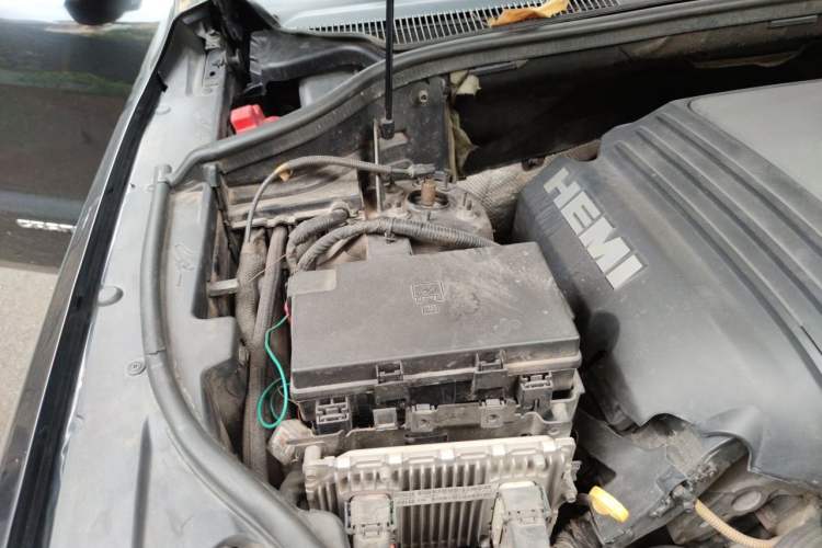 Used Jeep Grand Cherokee 2014 5.7L Flagship Prestige Edition Engine Bay Right