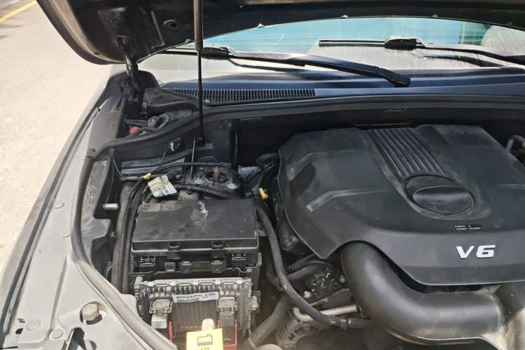 Used Jeep Grand Cherokee 2014 3.6L Elite Navigation Edition Engine Bay Right