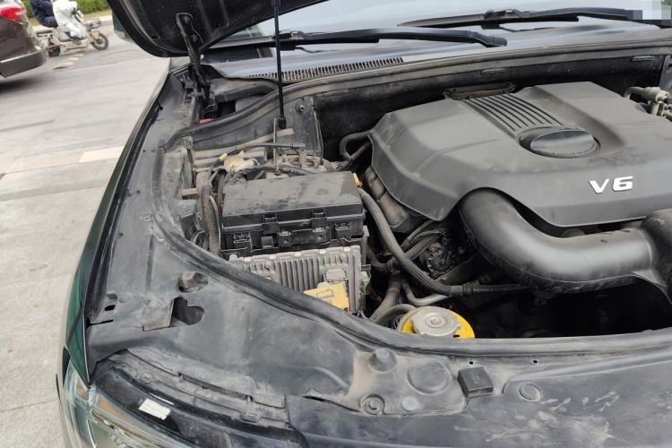 Used Jeep Grand Cherokee 2014 3.6L Elite Navigation Edition Engine Bay Right