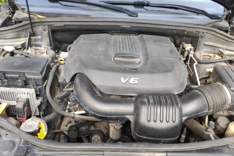 Used Jeep Grand Cherokee 2014 3.0L Comfort Navigation Edition Engine Bay