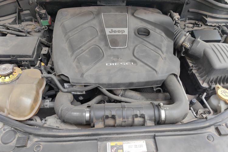 Used Jeep Grand Cherokee 2014 3.0TD Diesel Comfort Navigation Version Engine Bay