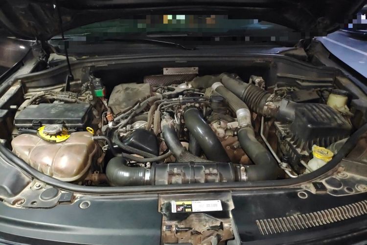 Used Jeep Grand Cherokee 2014 3.0TD Diesel Comfort Navigation Version Engine Bay