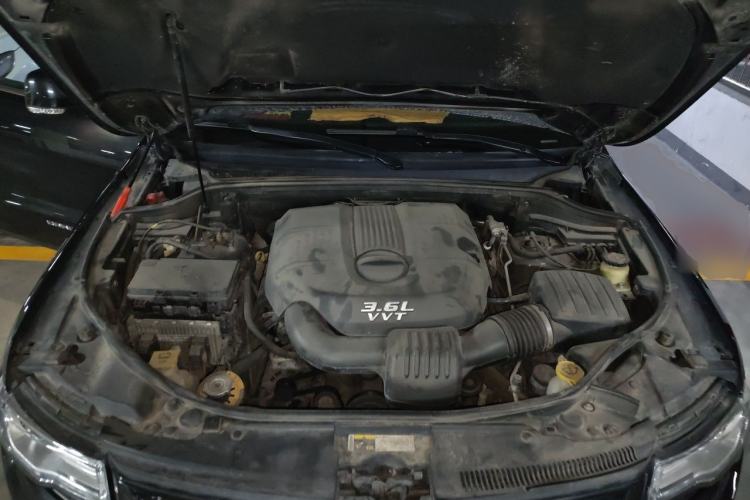 Used Jeep Grand Cherokee 2014 3.6L Elite Navigation Edition Engine Bay