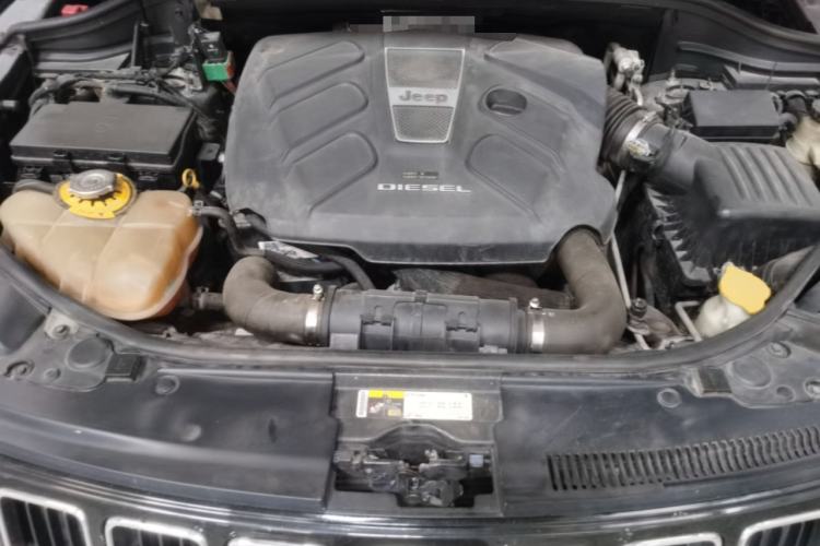 Used Jeep Grand Cherokee 2014 3.0TD Diesel Comfort Navigation Version Engine Bay
