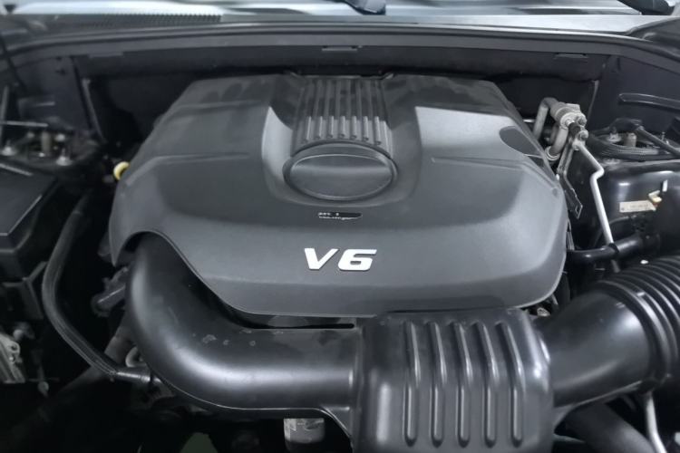 Used Jeep Grand Cherokee 2014 3.0L Flagship Zunyue Edition Engine Bay
