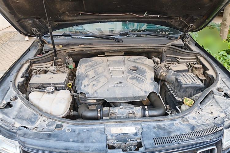 Used Jeep Grand Cherokee 2014 3.0TD Diesel Comfort Navigation Version Engine Bay