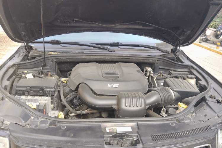 Used Jeep Grand Cherokee 2014 3.6L Elite Navigation Edition Engine Bay
