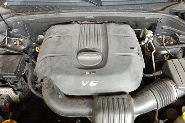 Used Jeep Grand Cherokee 2014 3.6L Elite Navigation Edition Engine Bay