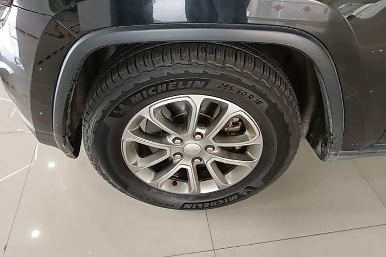 Used Jeep Grand Cherokee 2014 3.6L Elite Navigation Edition Exterior 1