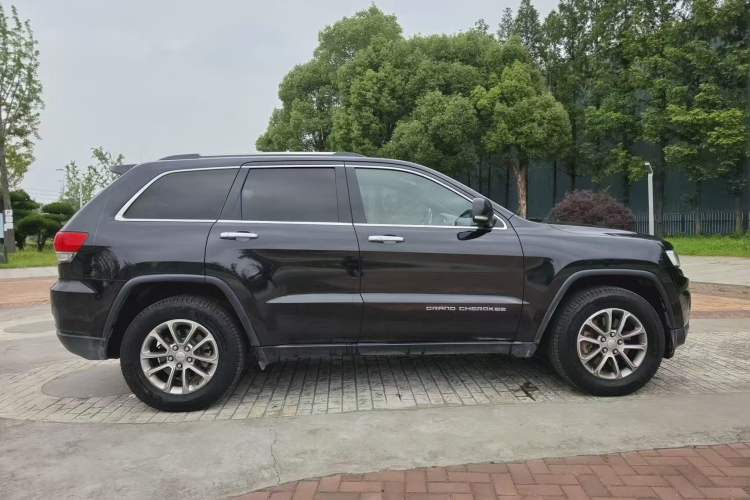 Used Jeep Grand Cherokee 2014 3.6L Elite Navigation Edition Exterior 10