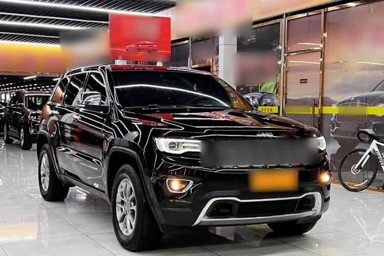 Used Jeep Grand Cherokee 2014 3.0L Comfort Navigation Edition Exterior 2